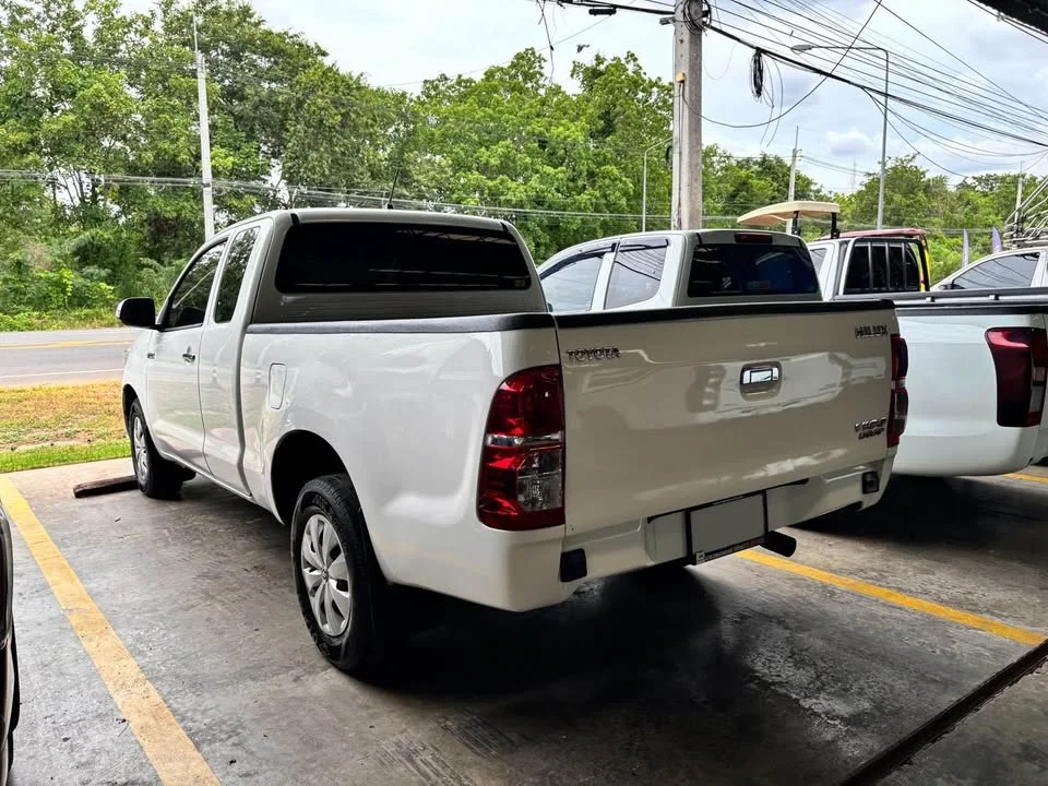 2013 Toyota Hilux VII 2