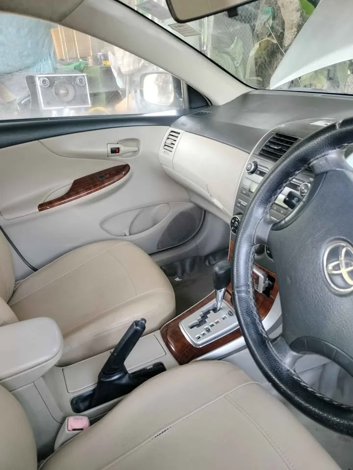 2013 Toyota Corolla Altis X (E140) 3