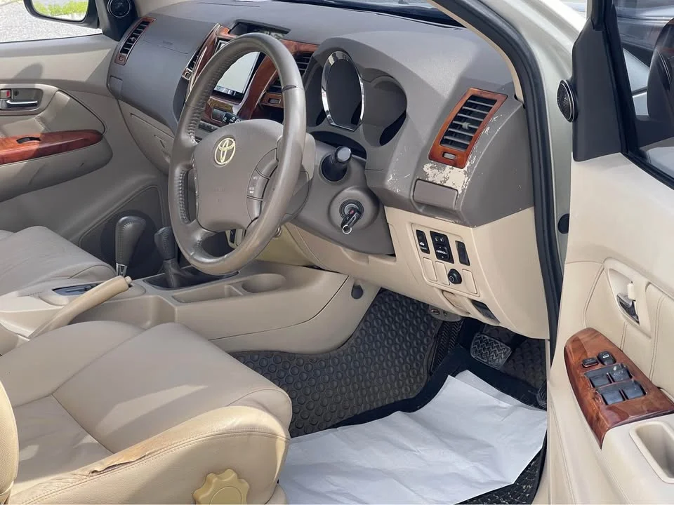 2005 Toyota Fortuner I 2