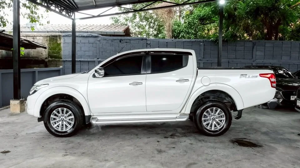 2017 Mitsubishi Triton V 2