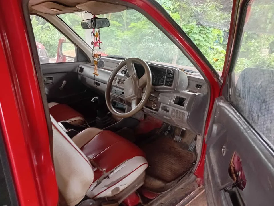 1993 Isuzu TFR III 3