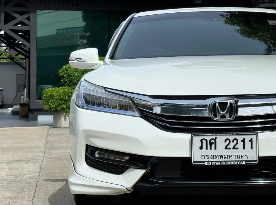 2017 Honda Accord IX 2