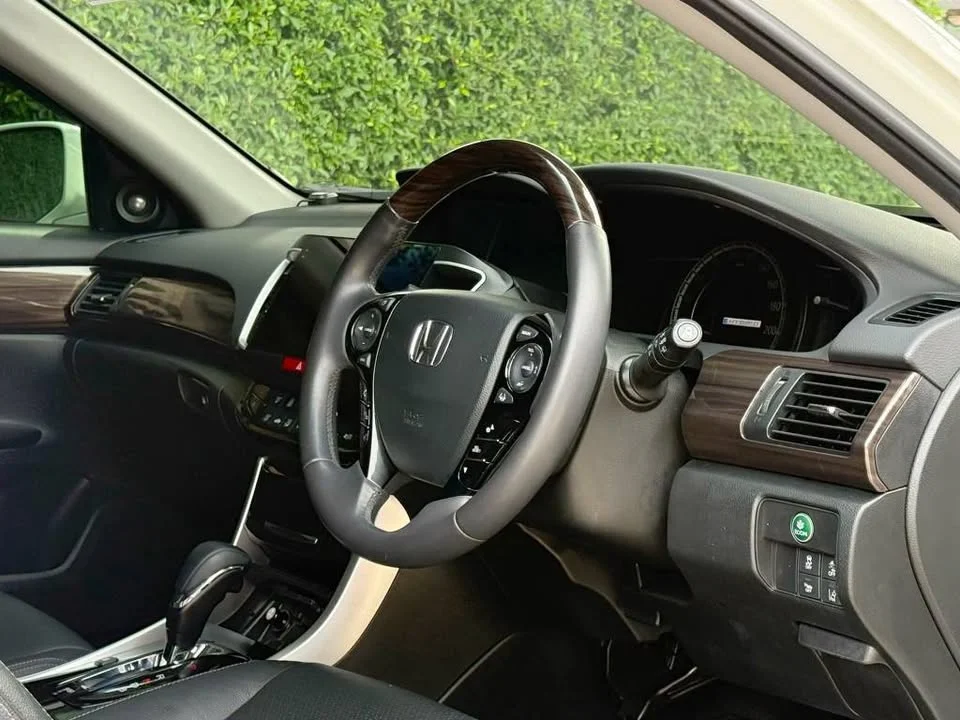 2017 Honda Accord IX 3