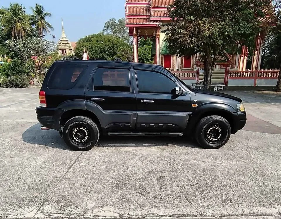 2000 Mazda 2500 Fighter V 2