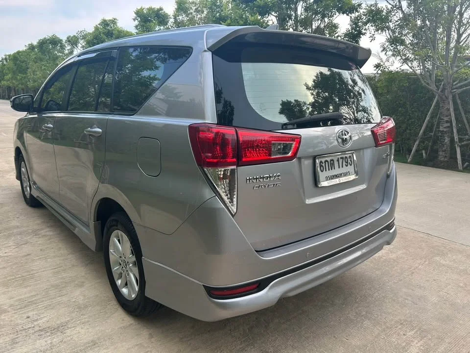 2017 Toyota Innova II 2