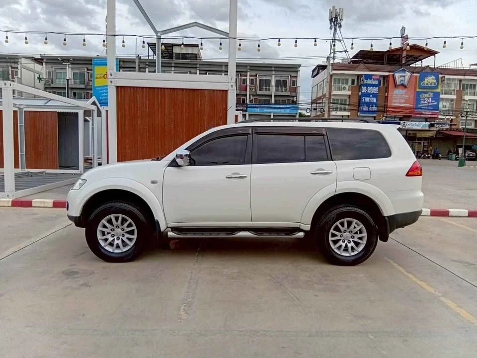 2010 Mitsubishi Pajero Sport II 2