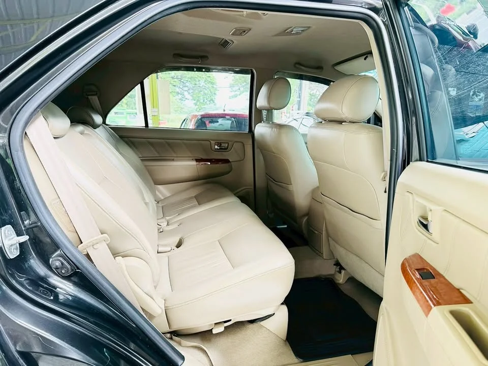 2011 Toyota Fortuner I 2
