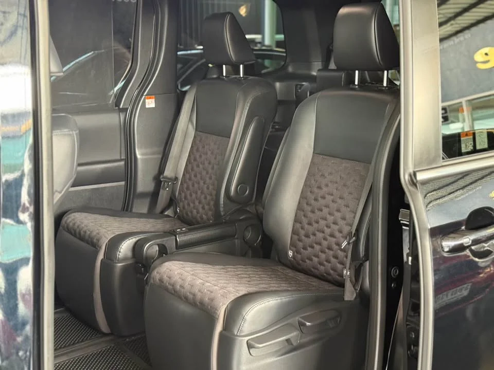 2024 Toyota Voxy IV 2