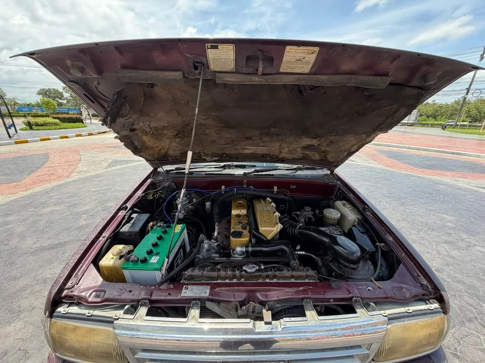1996 Isuzu TFR III 2