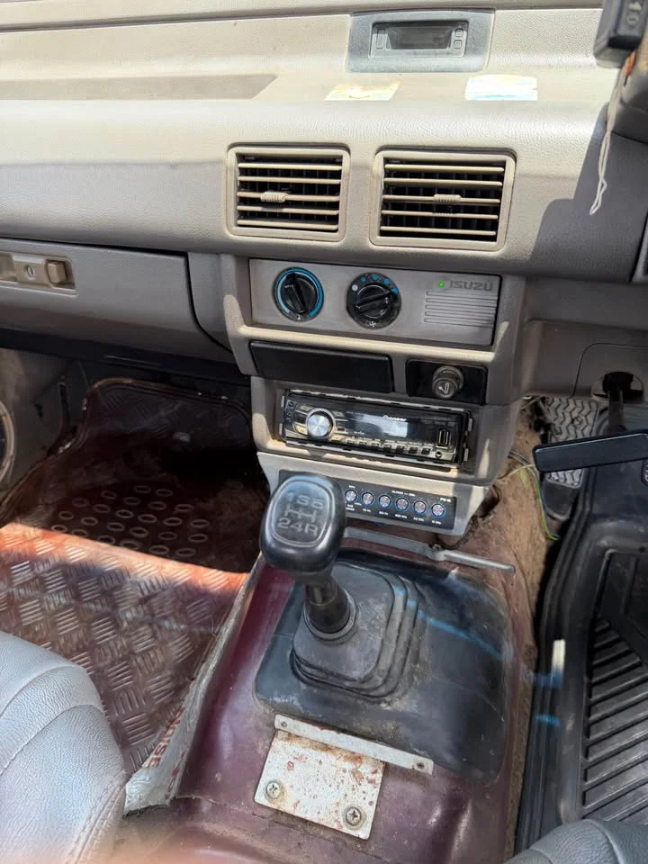 1996 Isuzu TFR III 3