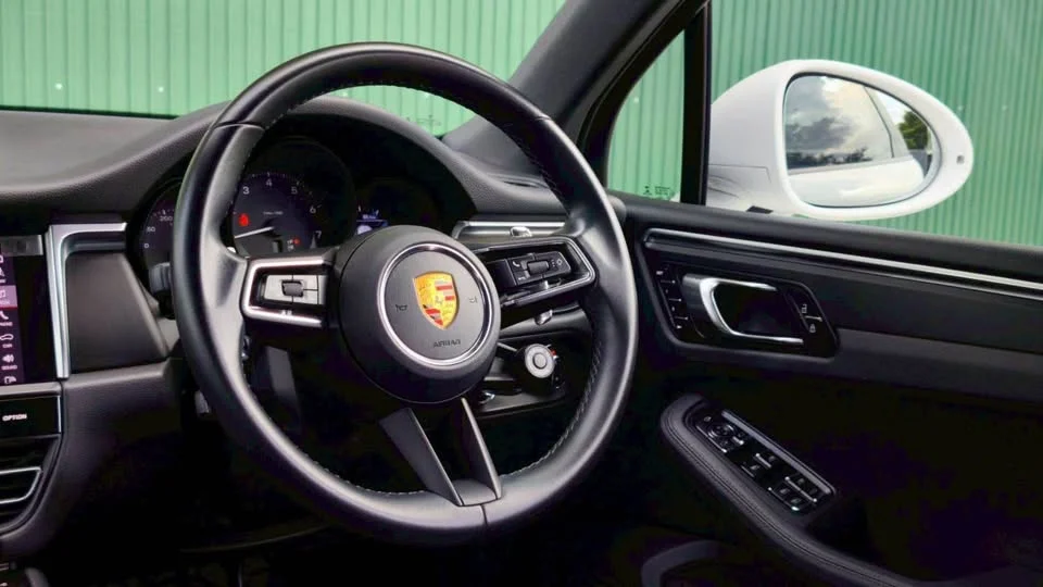 2021 Porsche Macan I 3
