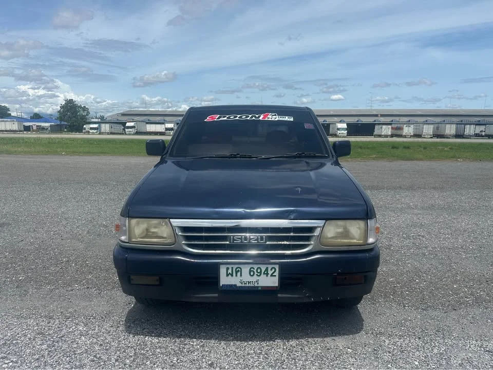 1996 Isuzu TFR III 2