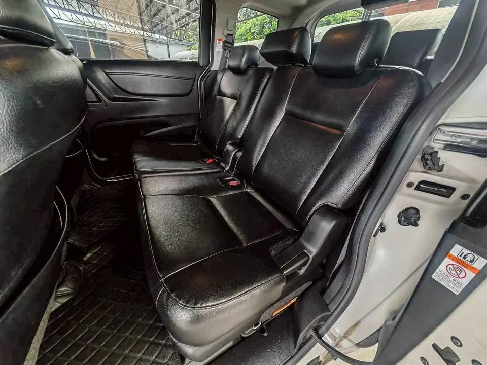2017 Toyota Sienta II 2