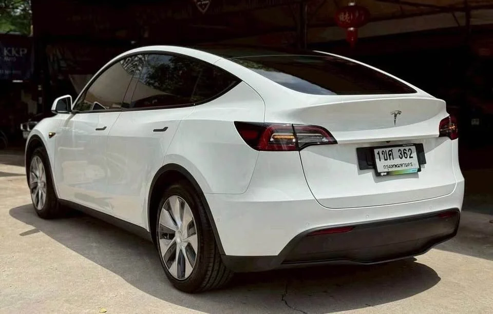 2021 Tesla Model Y 2