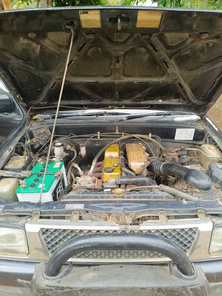 1992 Isuzu TFR III 3