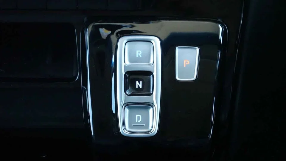 2022 Hyundai Staria US4 3