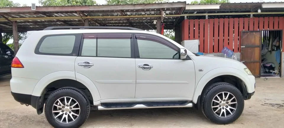 2013 Mitsubishi Pajero Sport II 3