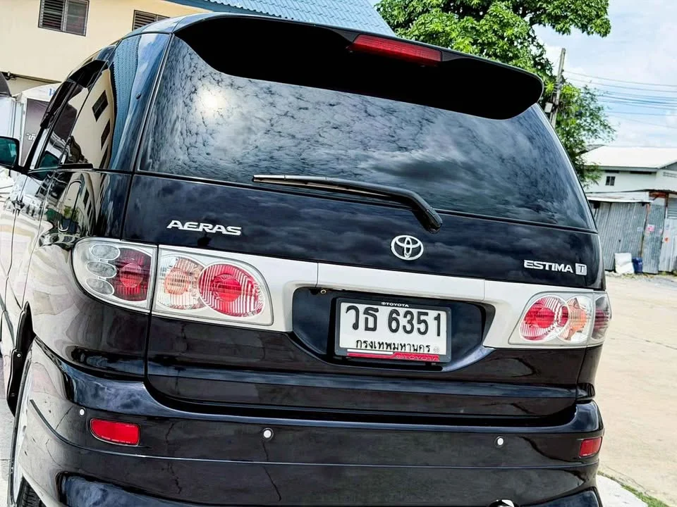 2002 Toyota Estima II 2