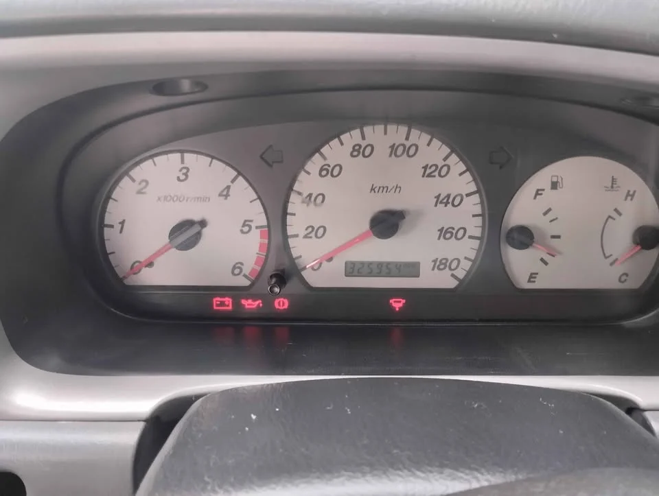 2004 Mazda 2500 Fighter V 2