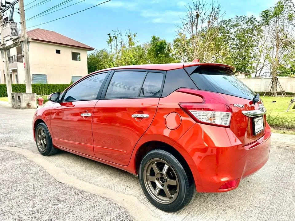2015 Toyota Yaris III 2