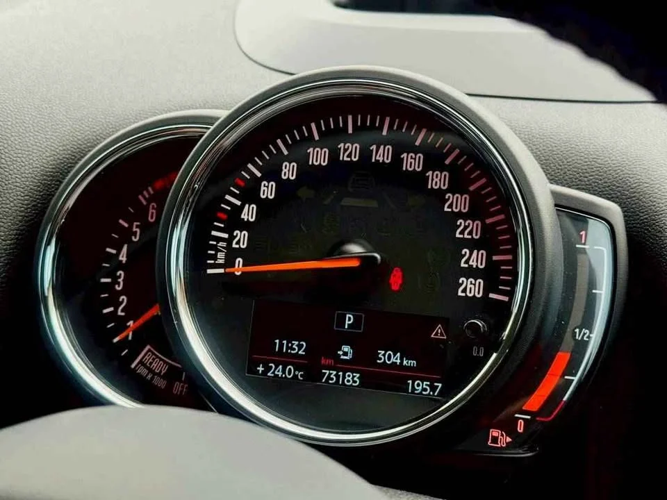 2019 Mini Hatch  III 2