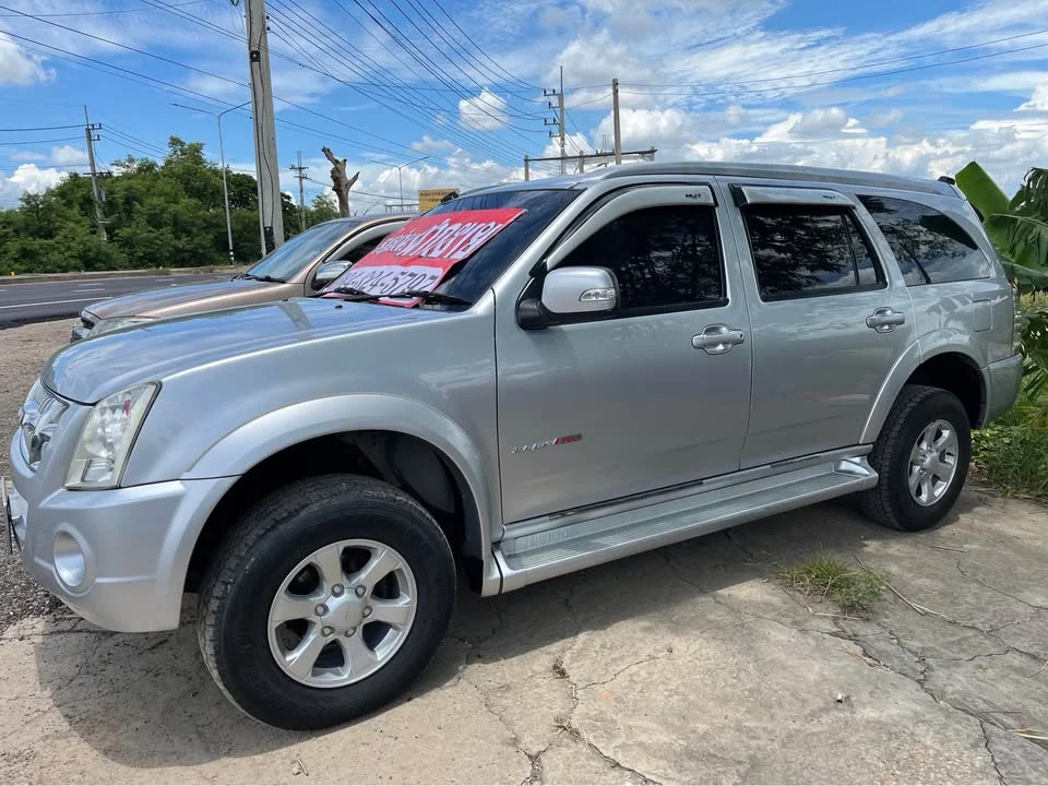 2007 Isuzu MU-7 3