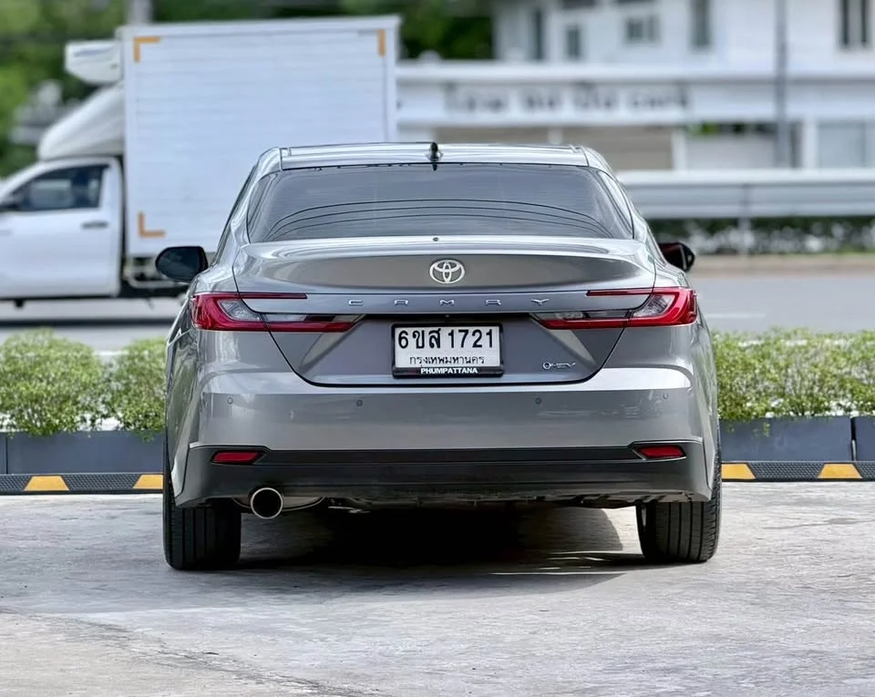 2025 Toyota Camry VIII (XV70) 3