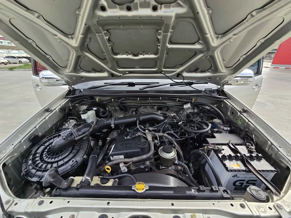 2005 Toyota Fortuner I 3