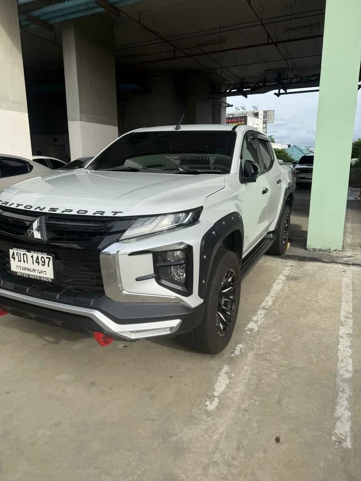 2022 Mitsubishi Triton V 2
