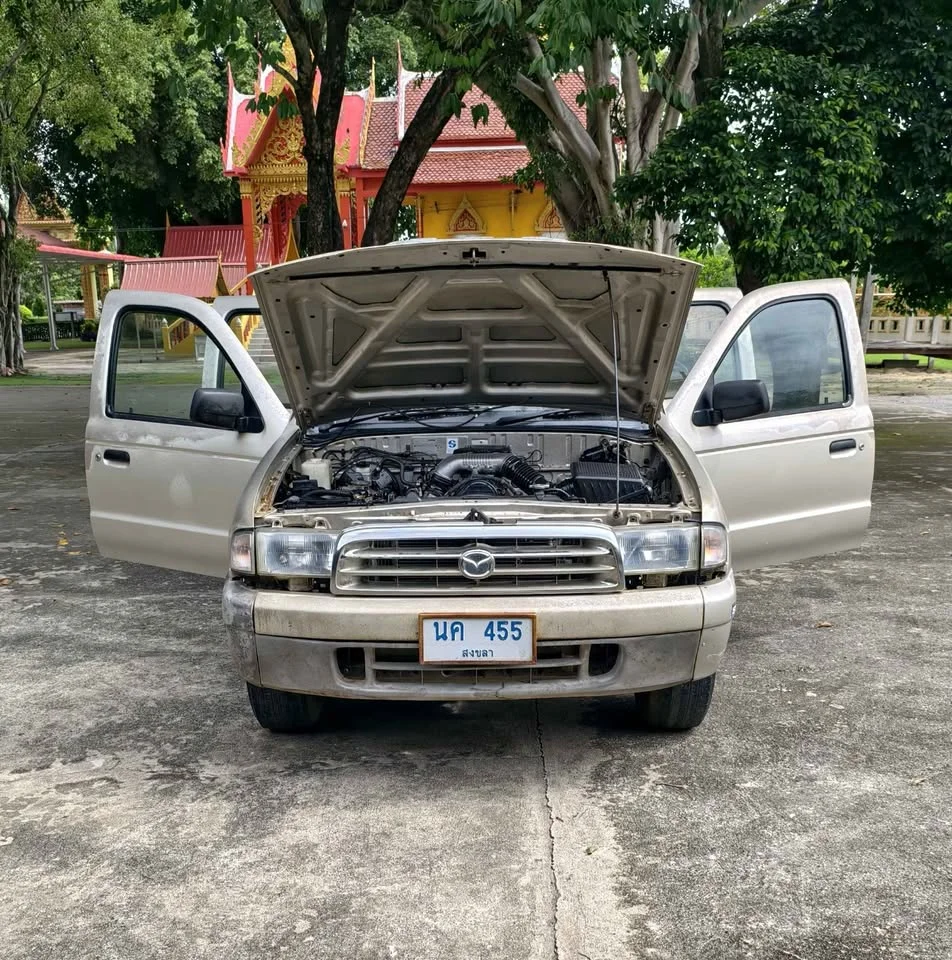 2002 Mazda 2500 Fighter V 2