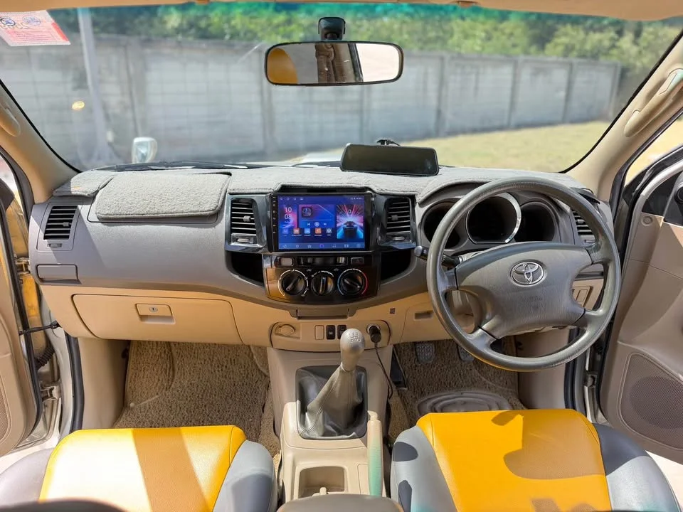 2010 Toyota Fortuner I 2