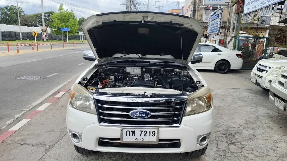 2010 Ford Everest I 2