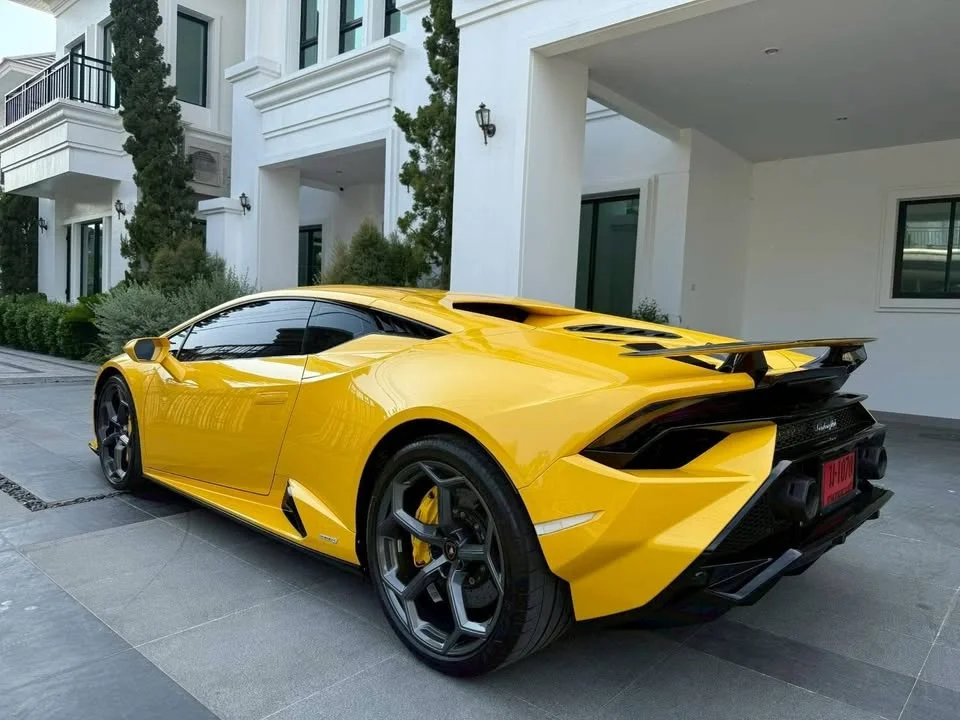2024 Lamborghini Huracan 2