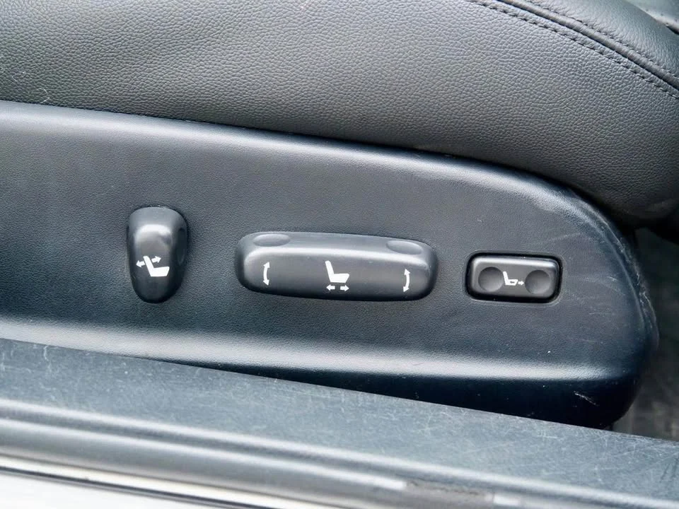 2005 Toyota Mark X I 3