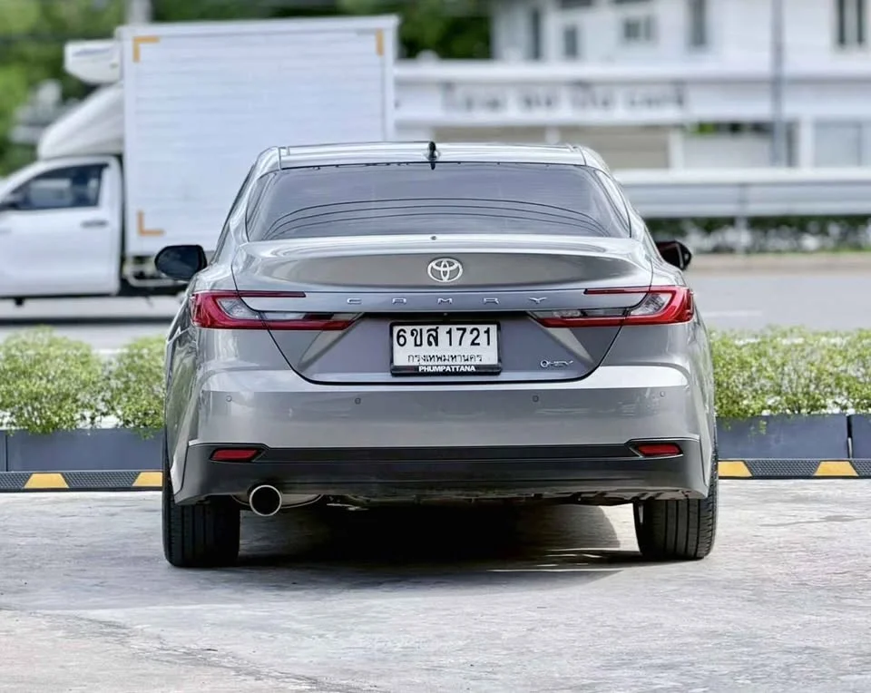 2025 Toyota Camry VIII (XV70) 3