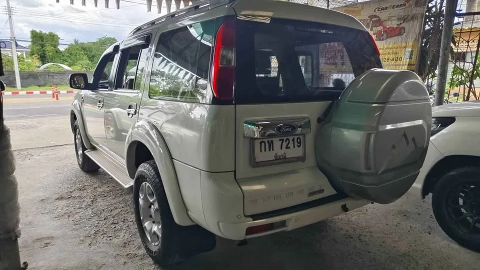 2010 Ford Everest I 2