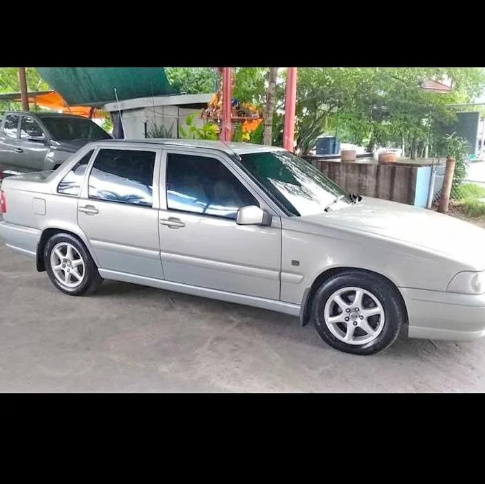 2001 Volvo S70 3