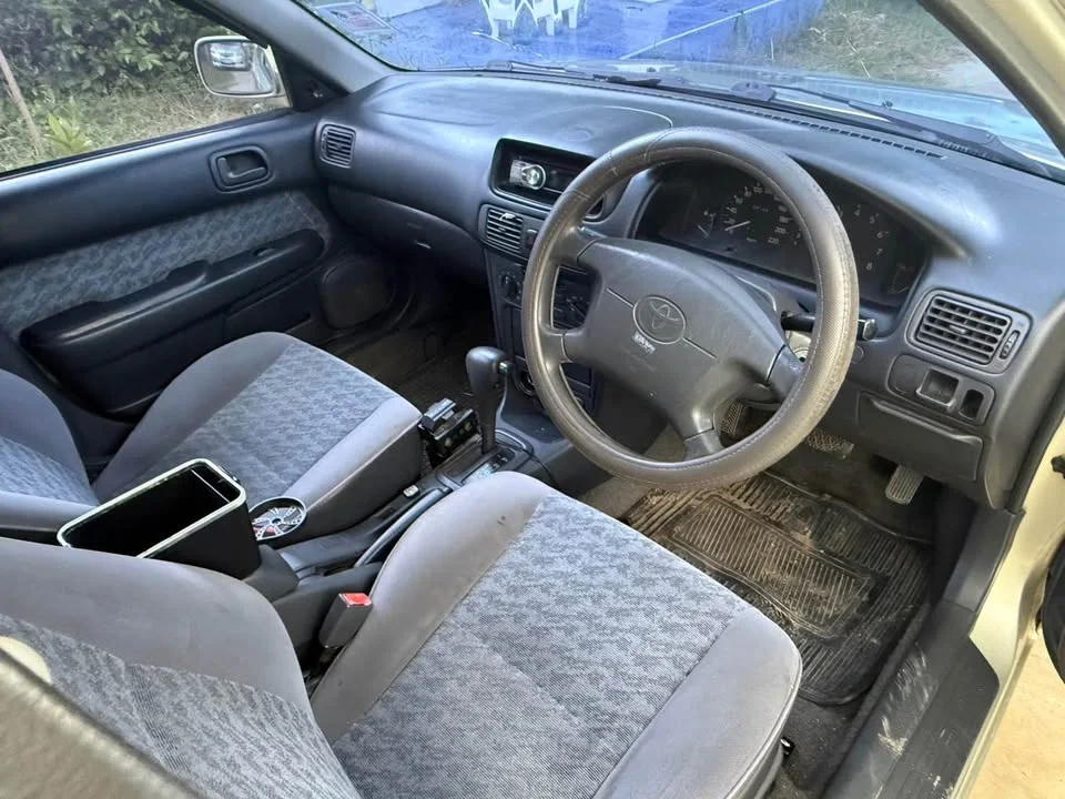 2002 Toyota Corolla Altis VIII (E110) 3