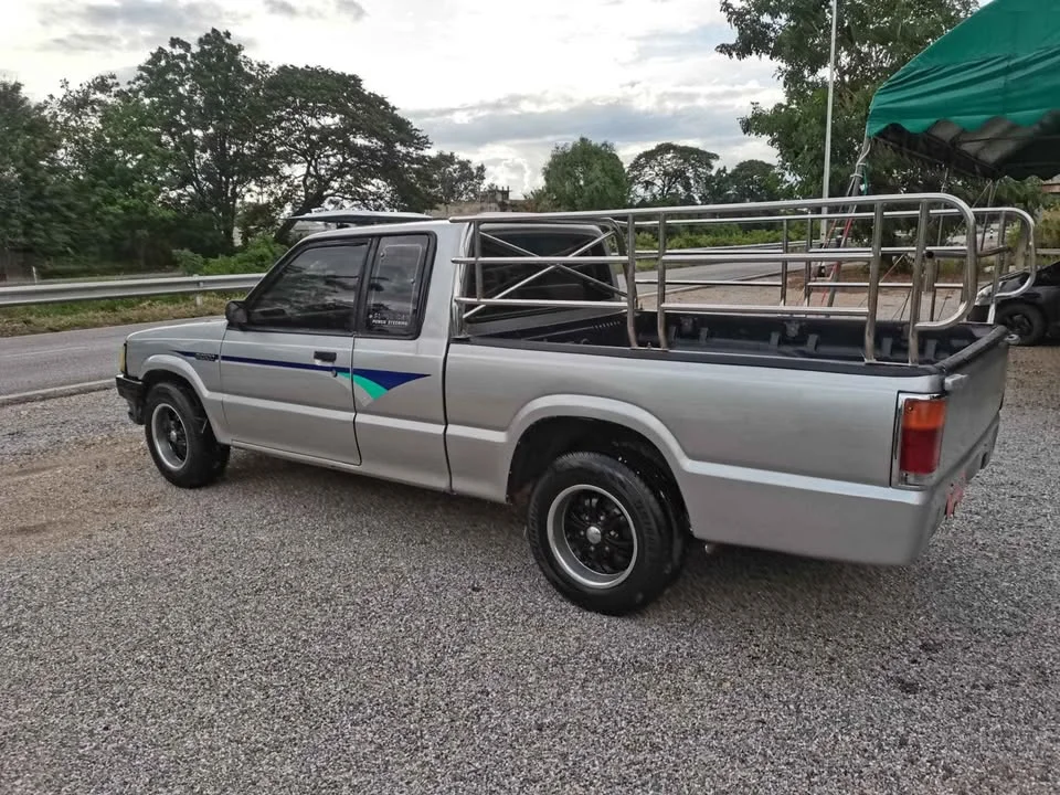 1994 Mazda B2500 IV 2