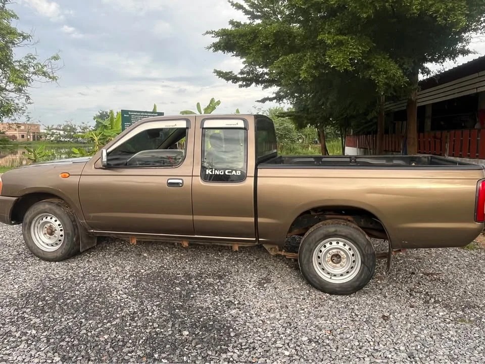 2005 Nissan Frontier I 2