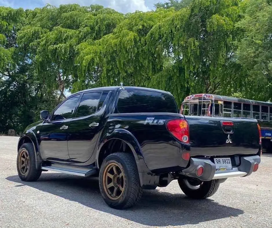 2010 Mitsubishi Triton IV 2
