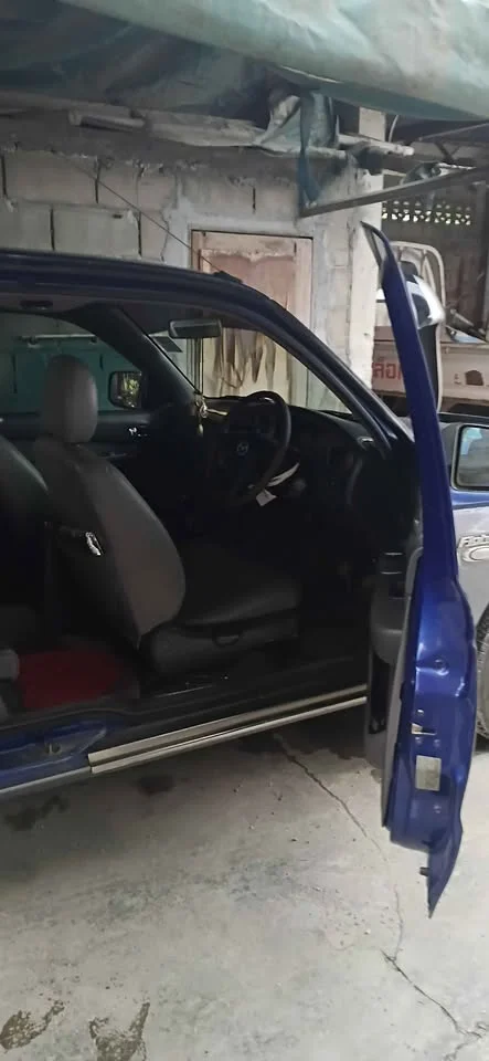 2004 Mazda 2500 Fighter V 2