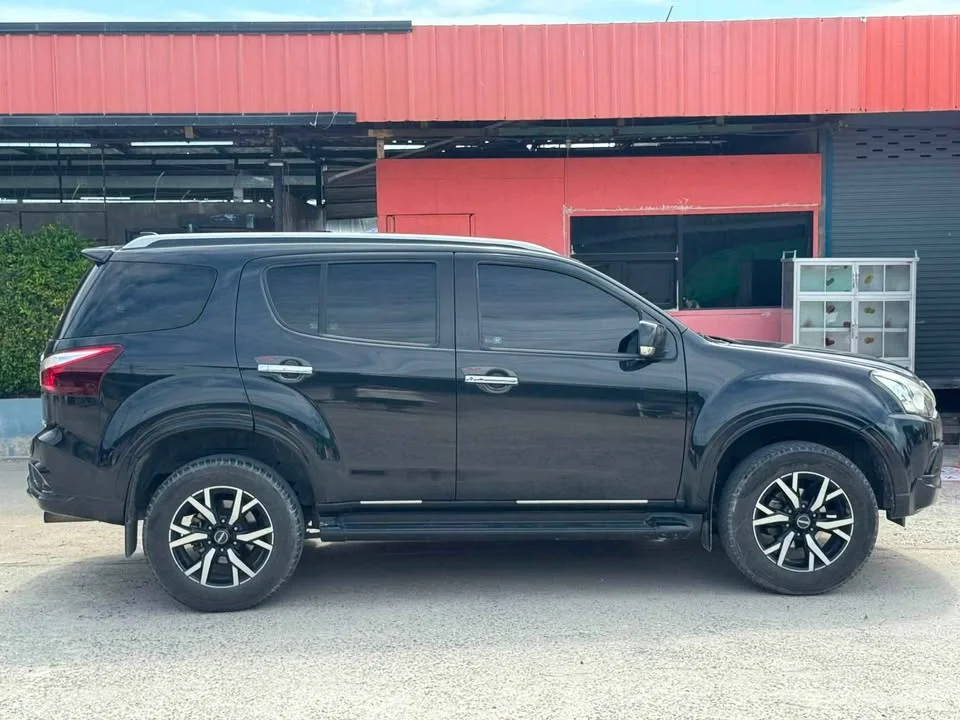 2020 Isuzu MU-X I 3