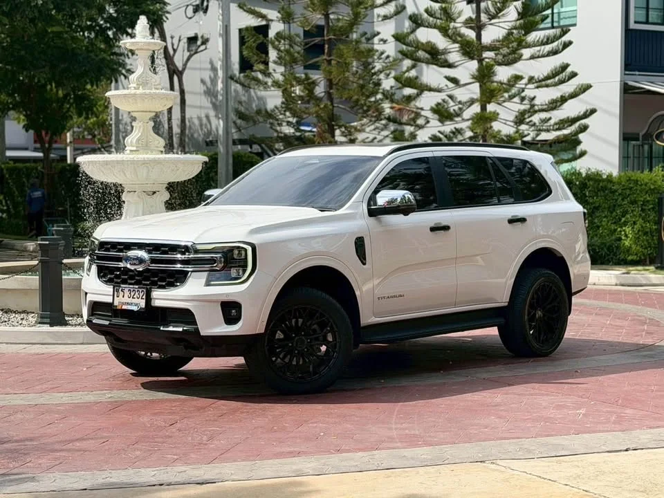 2023 Ford Everest III 3