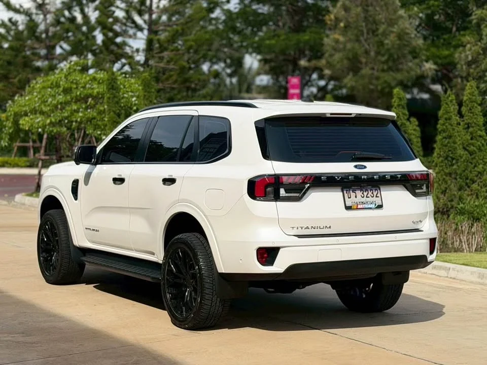 2023 Ford Everest III 2