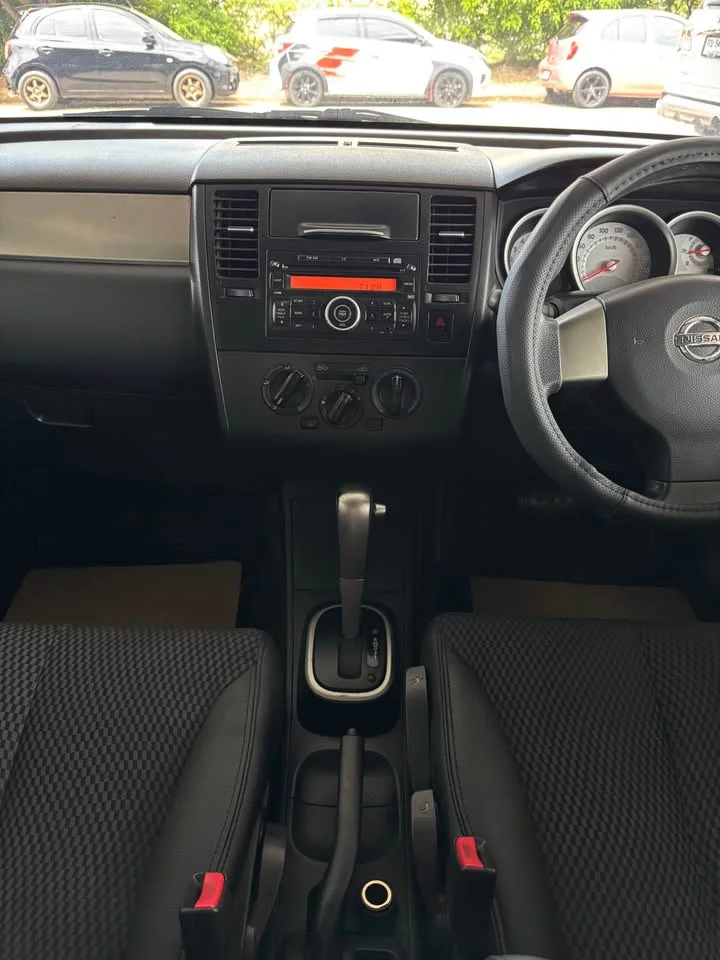 2010 Nissan Tiida I (C11) 3