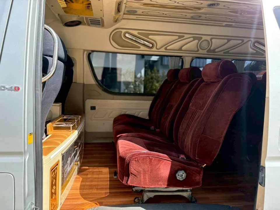 2009 Toyota Commuter V (H200) 2