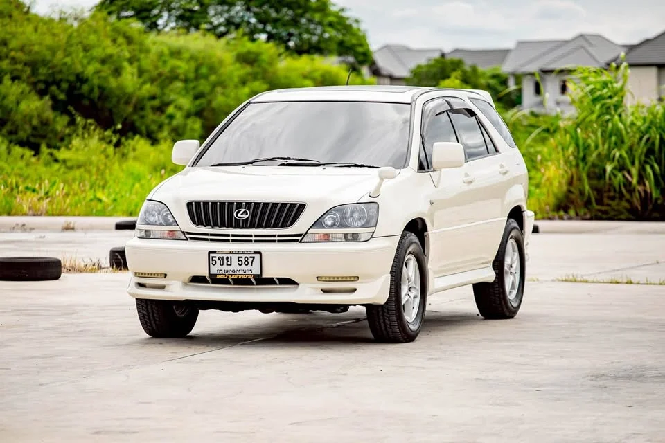 2000 Toyota Harrier I 2