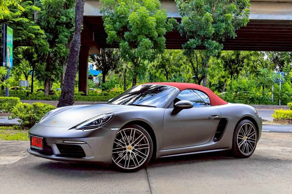 2017 Porsche 718 Boxster and Cayman IV 3