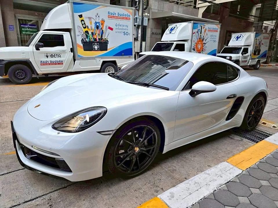 2019 Porsche 718 Boxster and Cayman IV 3